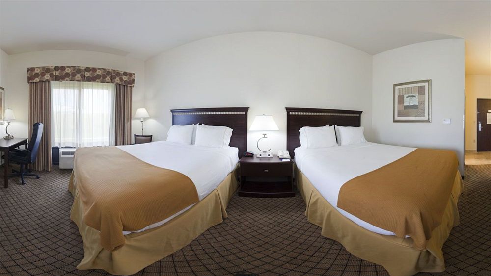 Holiday Express & By Ihg