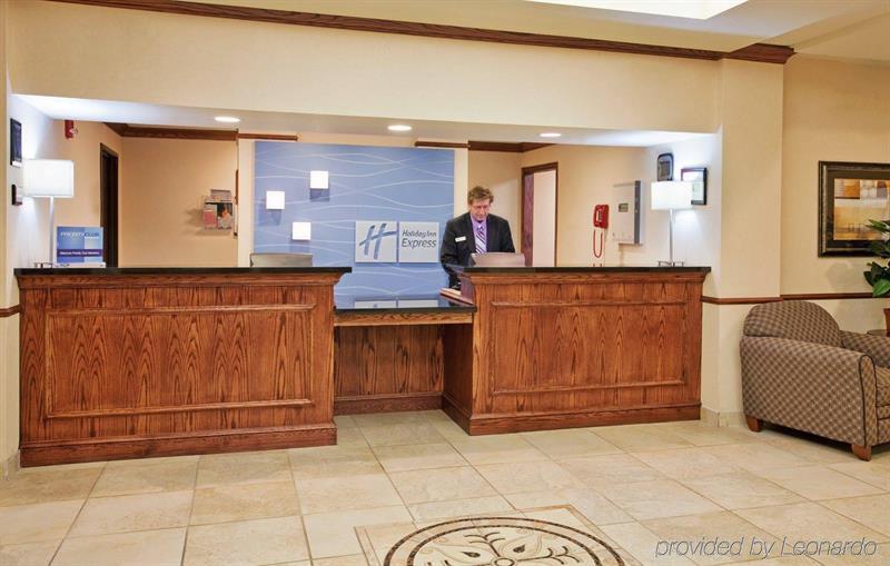 Hotel Holiday Express & By Ihg McPherson
